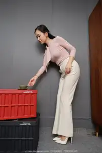 Elegant Allure: IESS Chinese Model Xiao Jie's Captivating Legs & Heels, SXJ No.2098 Collection-57