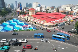 Experience the Vibrant Lunar New Year in Ho Chi Minh City: Stunning Tet Decorations and Nguyen Hue Flower Street Celebrations in Vietnam-0