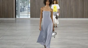 Shocking Fashion 2025: Redefining Runway Aesthetics through Bold Artistic Statements-7