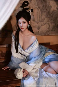 Ethereal Moonlight: Nan Qiao’s Captivating Mid-Autumn Fashion Editorial-2