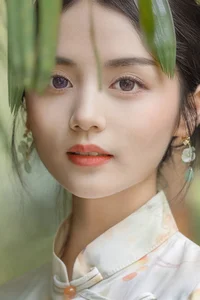 Ethereal Elegance: Yi Ming’s Timeless Portraits at the Hidden Guangzhou Orchid Garden-14