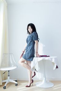 Chinese Model No.2336 Cherry: Elegant in Sheer Hosiery and High Heels-11