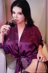 XiuRen No.10700: Yi Li Sha You Dian Bai's Allure in Satin Robe. Discover Her Captivating Charm!-4