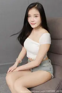 Discover the Alluring Charm of Chinese Model Wan Ping (SXJ No.2091) in this Stylish IESS Part01 Photo Series.-3