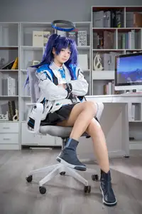 Discover Hayase Yuuka: The Enigmatic & Charismatic Cosplay by Xi Huan Ai Li Ma-12