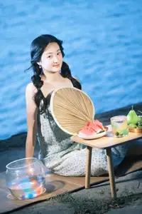 YiTuYu Vol.8724 Bu Yu: Serene Summer Bliss by the Tranquil Blue Water-7