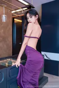 XingYan Vol.407 Shi An An: Alluring Secretary Style with Elegant Black Sheer Stockings-25