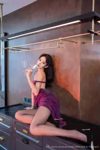 XingYan Vol.407 Shi An An: Alluring Secretary Style with Elegant Black Sheer Stockings-29