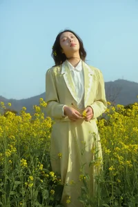 Spring Muse in Rapeseed Fields Nana Kobaya-6