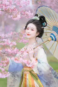 Discover Ke Ke K's Timeless Hanfu Beauty Amidst Romantic Cherry Blossoms Vol.8528-5