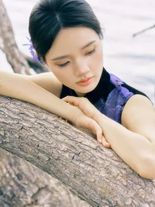 Ethereal Elegance: Ju Xiao Tao’s Blue Cheongsam Serenity at Erhai Lake-21