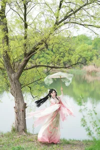 Ethereal Hanfu Beauty Amidst White Blooms - YiTuYu Vol.8889 Jiao Yi Zhi Sui Sui-27
